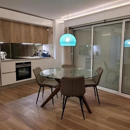 1 Bed With Sea Views * Antibes