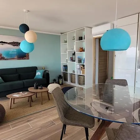 1 Bed With Sea Views Appartement Antibes
