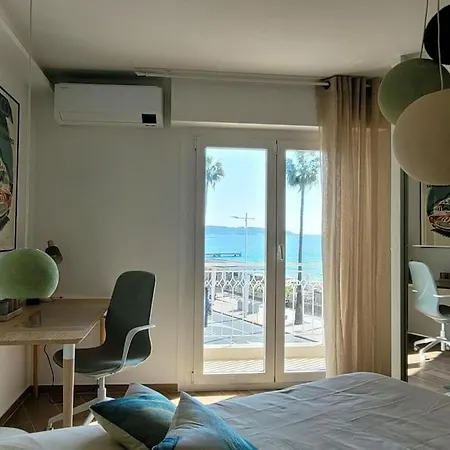 公寓 1 Bed With Sea Views 昂蒂布